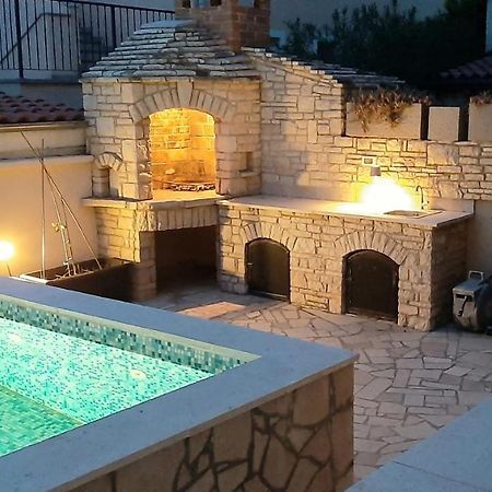 Traumferienwohnung Mit Privatem Pool & Gemuetlicher Grillecke Am Meer, Kroatien, Istrien, Liznjan Bei Medulin - Bester Urlaub An Der Adria, Fuer Paare Eksteriør bilde