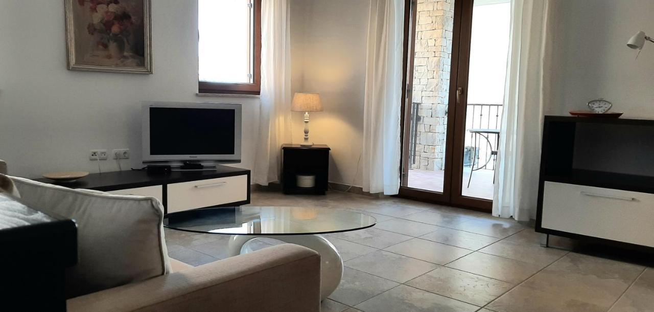 Traumferienwohnung Mit Privatem Pool & Gemuetlicher Grillecke Am Meer, Kroatien, Istrien, Liznjan Bei Medulin - Bester Urlaub An Der Adria, Fuer Paare Eksteriør bilde