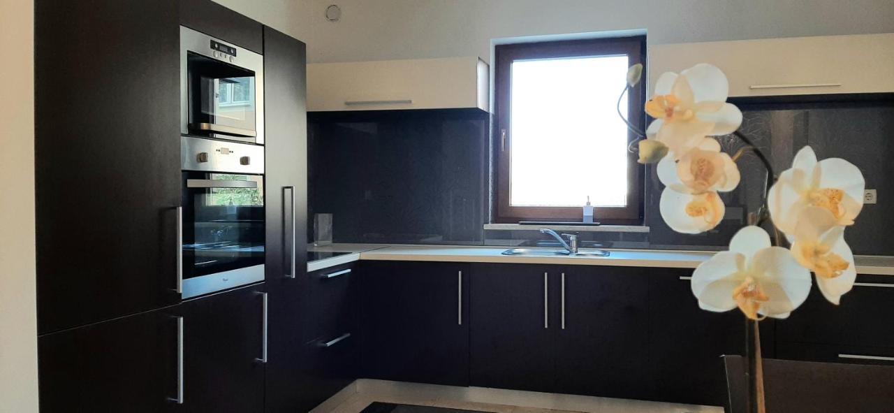 Traumferienwohnung Mit Privatem Pool & Gemuetlicher Grillecke Am Meer, Kroatien, Istrien, Liznjan Bei Medulin - Bester Urlaub An Der Adria, Fuer Paare Eksteriør bilde