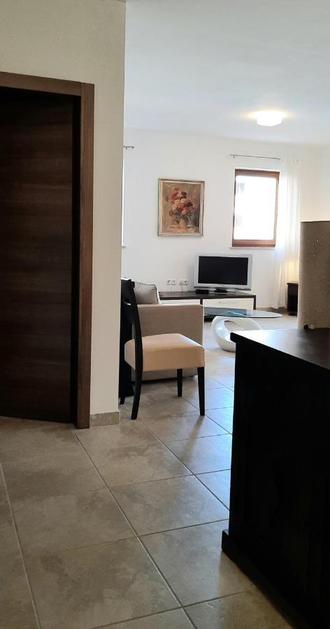 Traumferienwohnung Mit Privatem Pool & Gemuetlicher Grillecke Am Meer, Kroatien, Istrien, Liznjan Bei Medulin - Bester Urlaub An Der Adria, Fuer Paare Eksteriør bilde