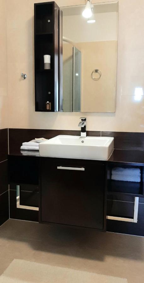 Traumferienwohnung Mit Privatem Pool & Gemuetlicher Grillecke Am Meer, Kroatien, Istrien, Liznjan Bei Medulin - Bester Urlaub An Der Adria, Fuer Paare Eksteriør bilde