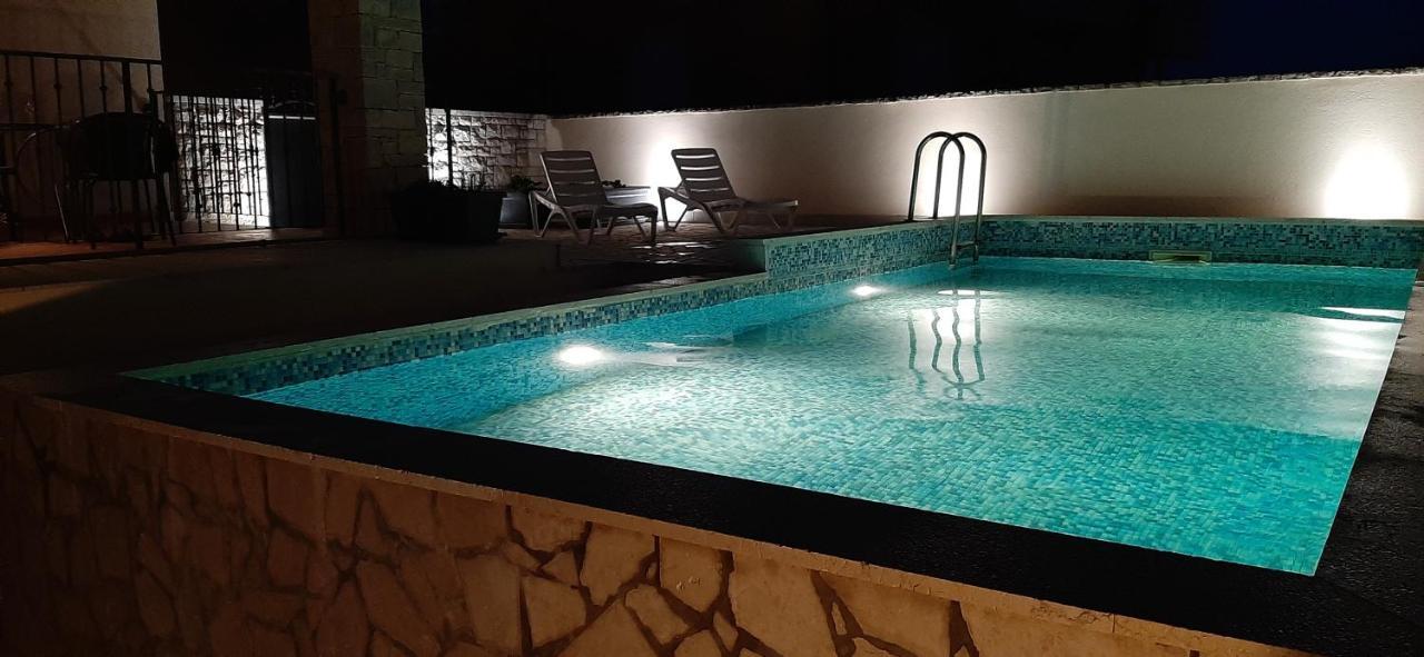 Traumferienwohnung Mit Privatem Pool & Gemuetlicher Grillecke Am Meer, Kroatien, Istrien, Liznjan Bei Medulin - Bester Urlaub An Der Adria, Fuer Paare Eksteriør bilde